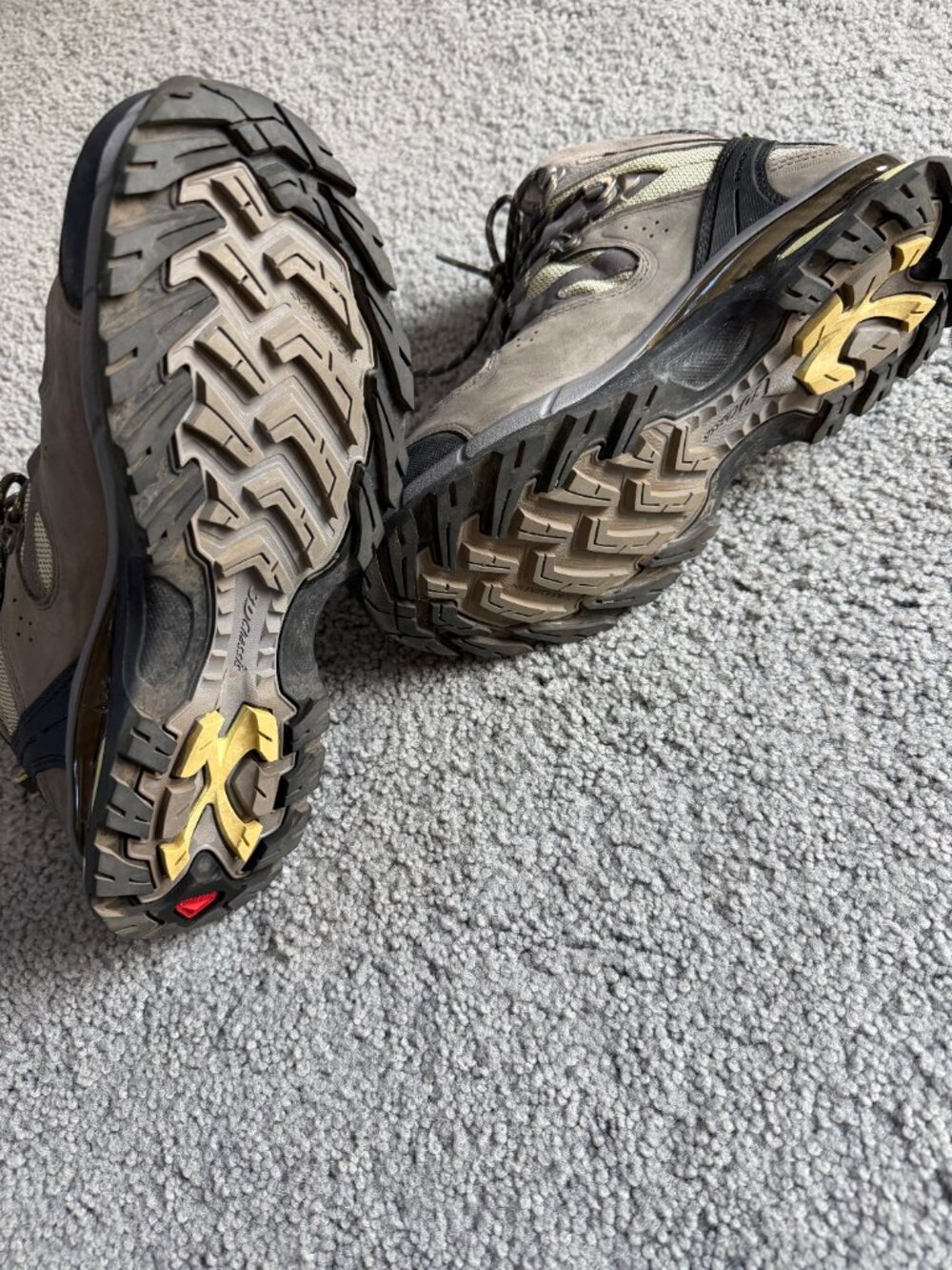 Salomon Comet 3D GTX Waterproof Hiking Boots - Women 9.5 / Men 8.5 Grey - Picture 9 of 16